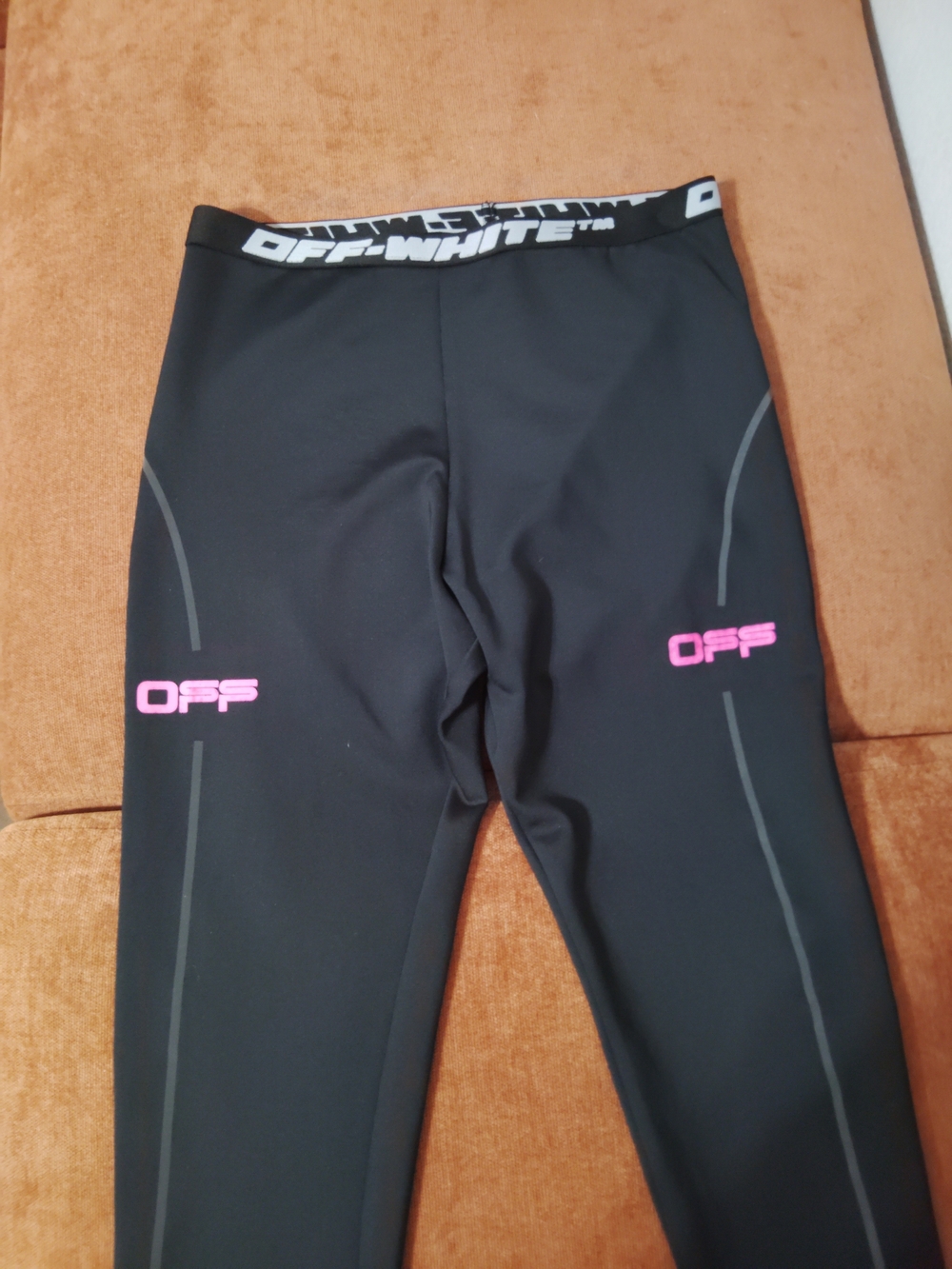 Off-White Black Leggings with Pink OFF Logos!! 🖤🩷 - Picture 4 of 13